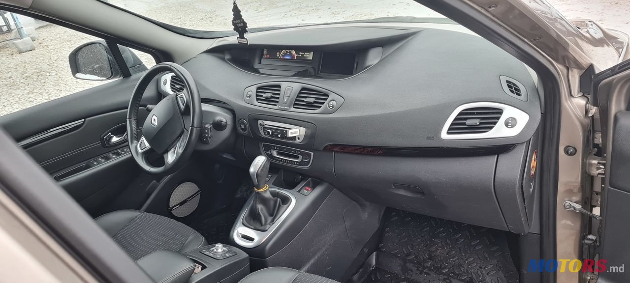2012' Renault Scenic photo #2