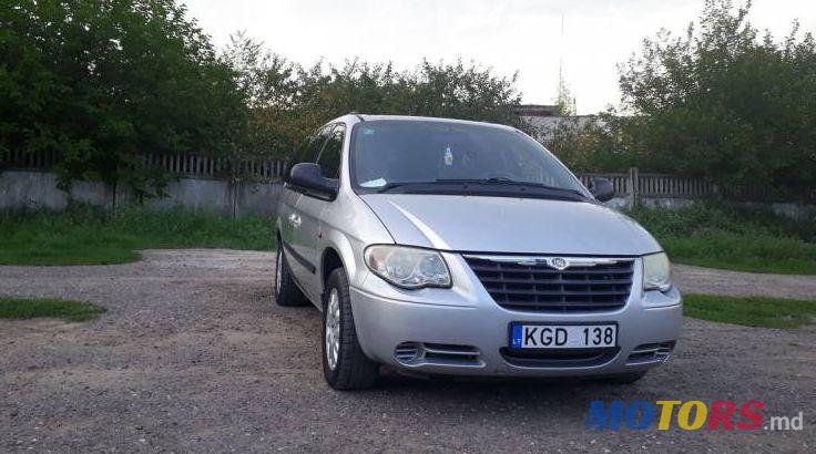 2005' Chrysler Grand Voyager photo #1