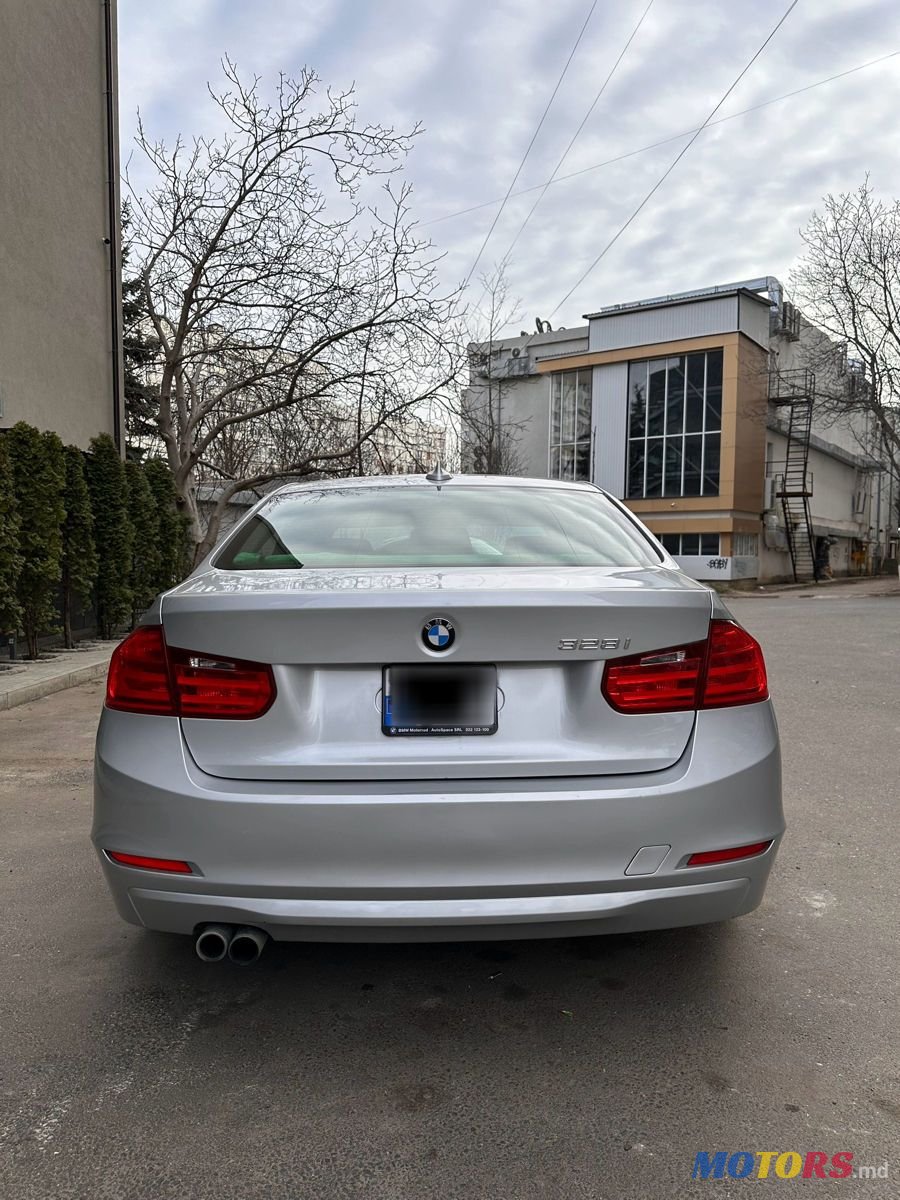 2015' BMW 3 Series photo #5