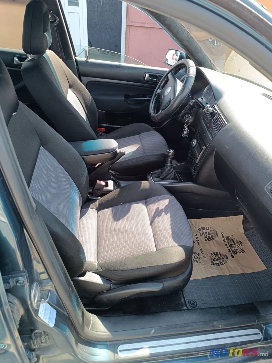 2005' Volkswagen Bora photo #6