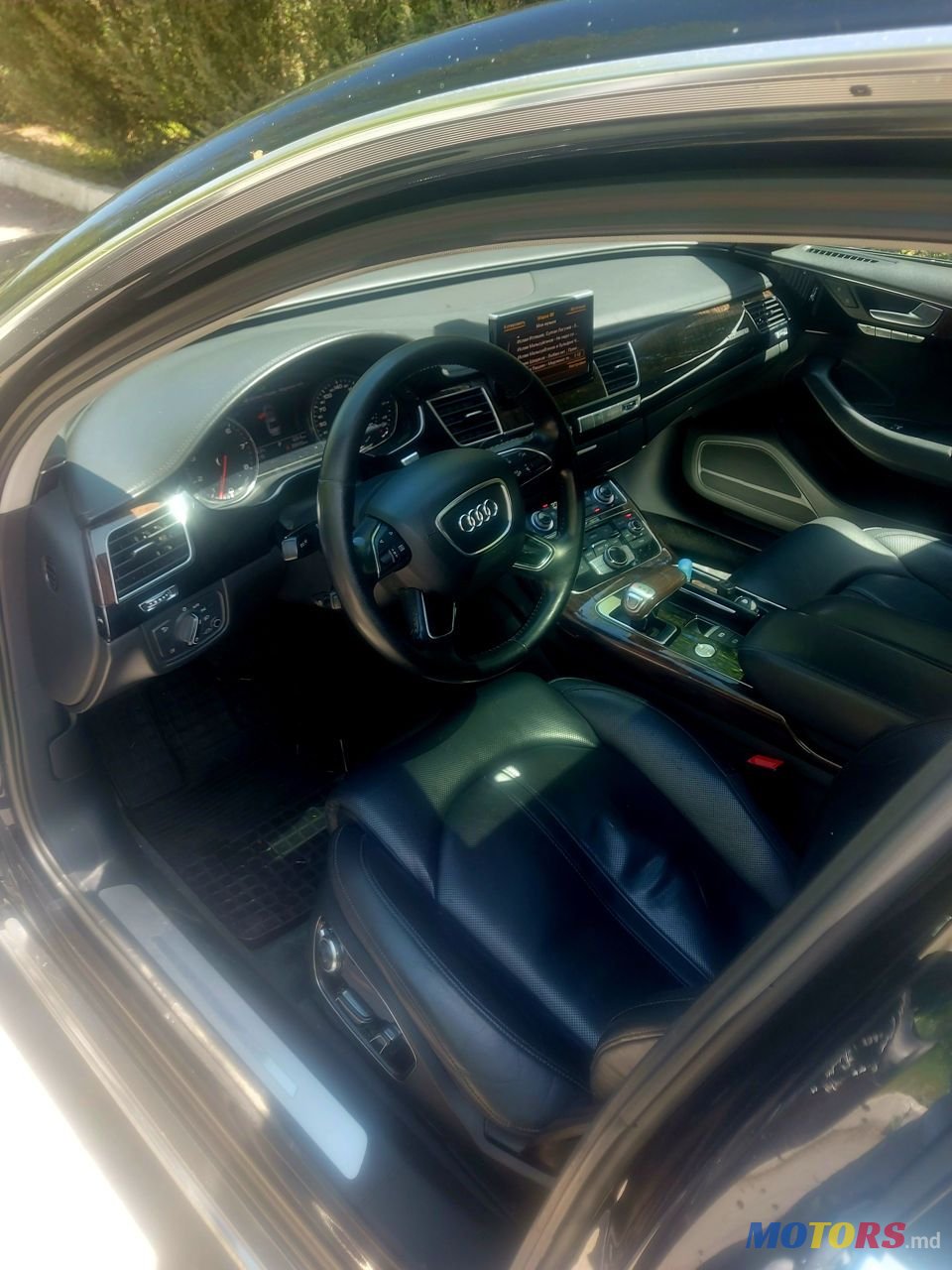 2011' Audi A8 photo #5