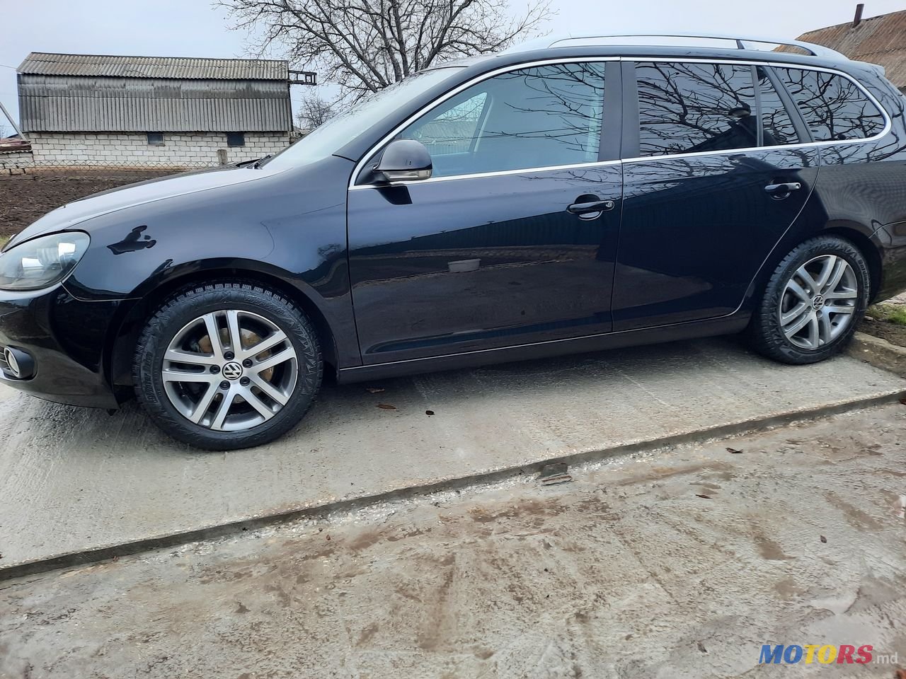 2009' Volkswagen Golf photo #1