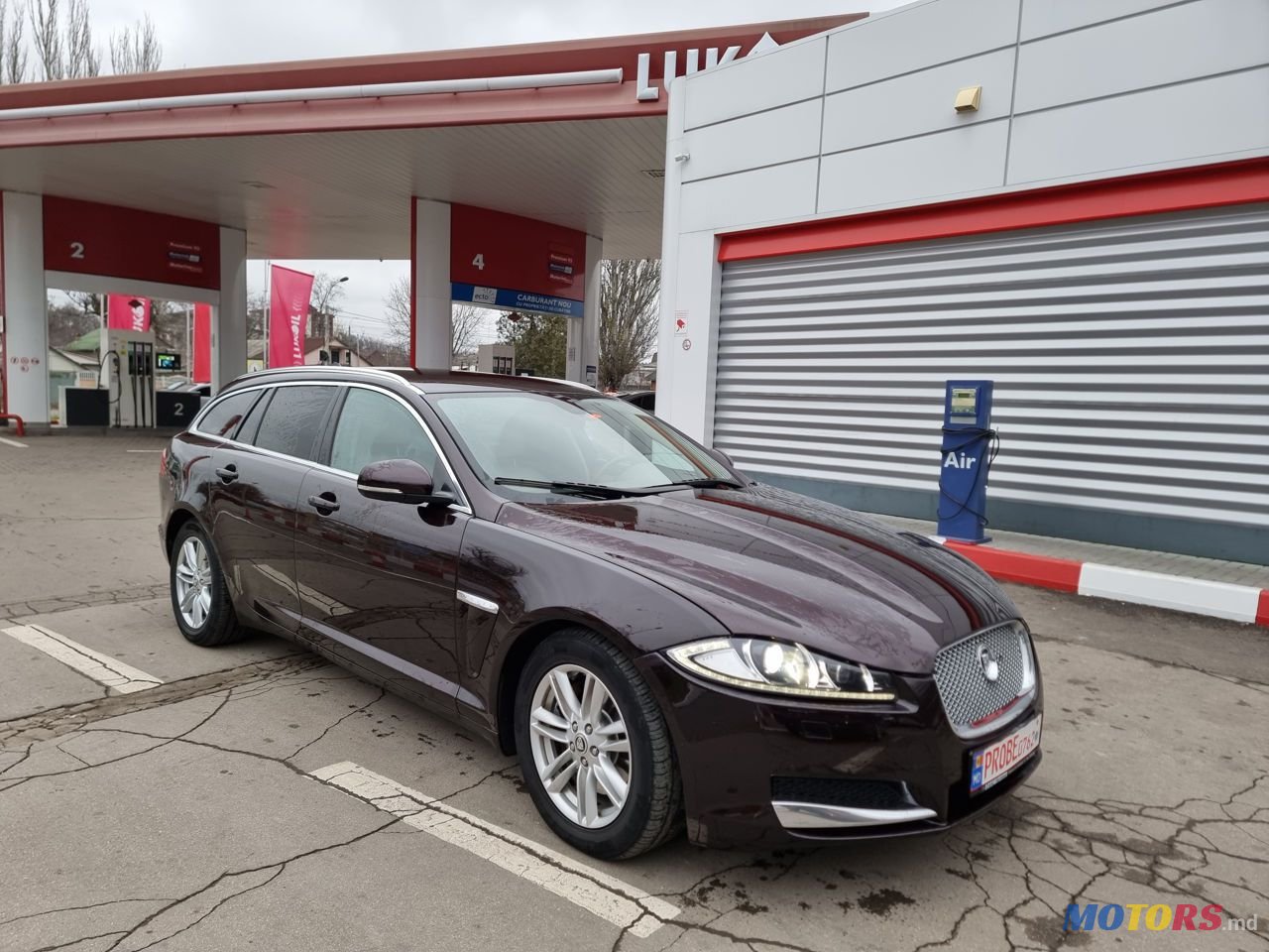 2013' Jaguar XF photo #3