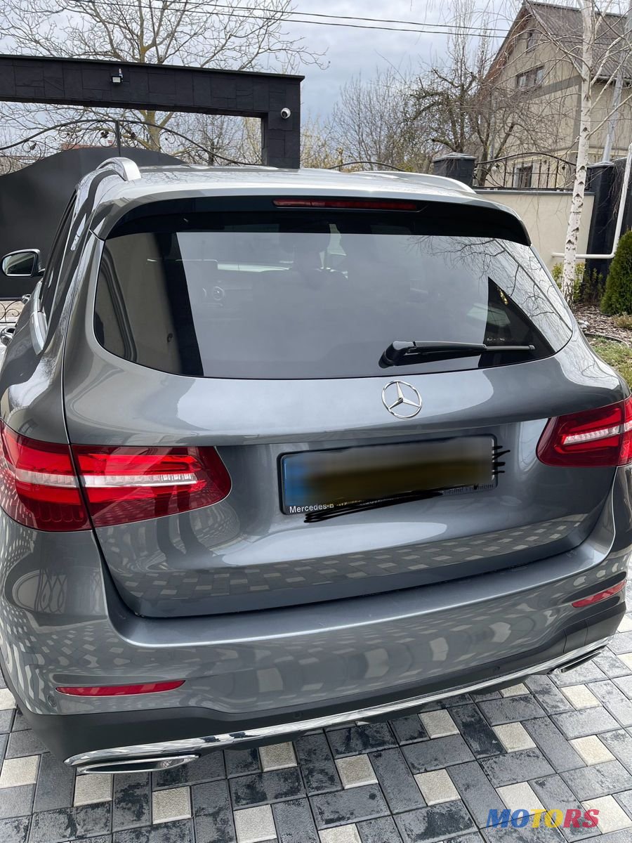 2016' Mercedes-Benz GLC photo #4