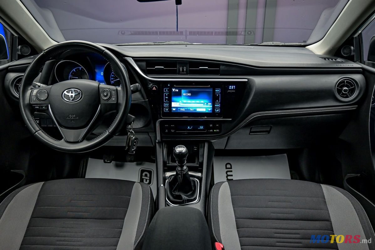 2016' Toyota Auris photo #5
