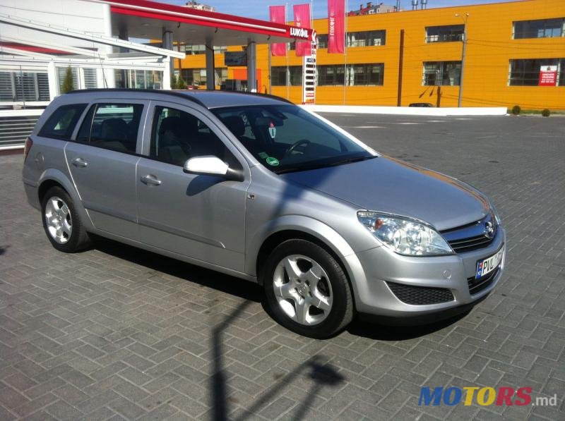 2008' Opel Astra photo #5
