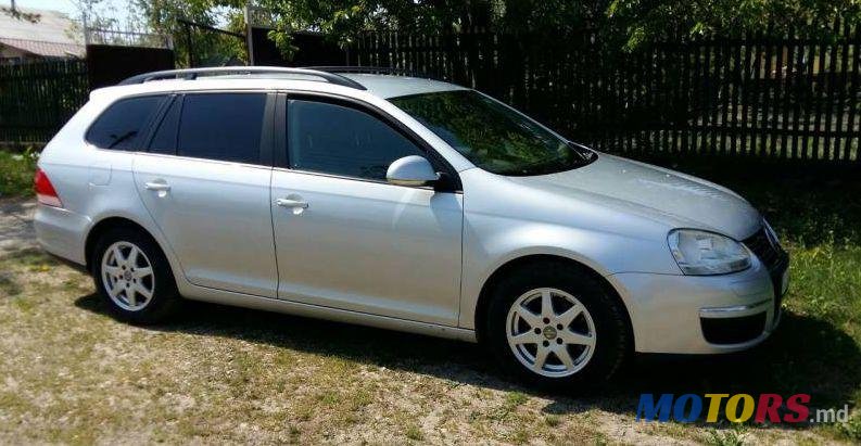 2008' Volkswagen Golf photo #2