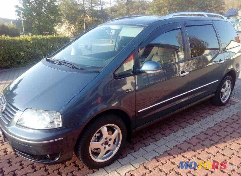 2004' Volkswagen Sharan photo #1