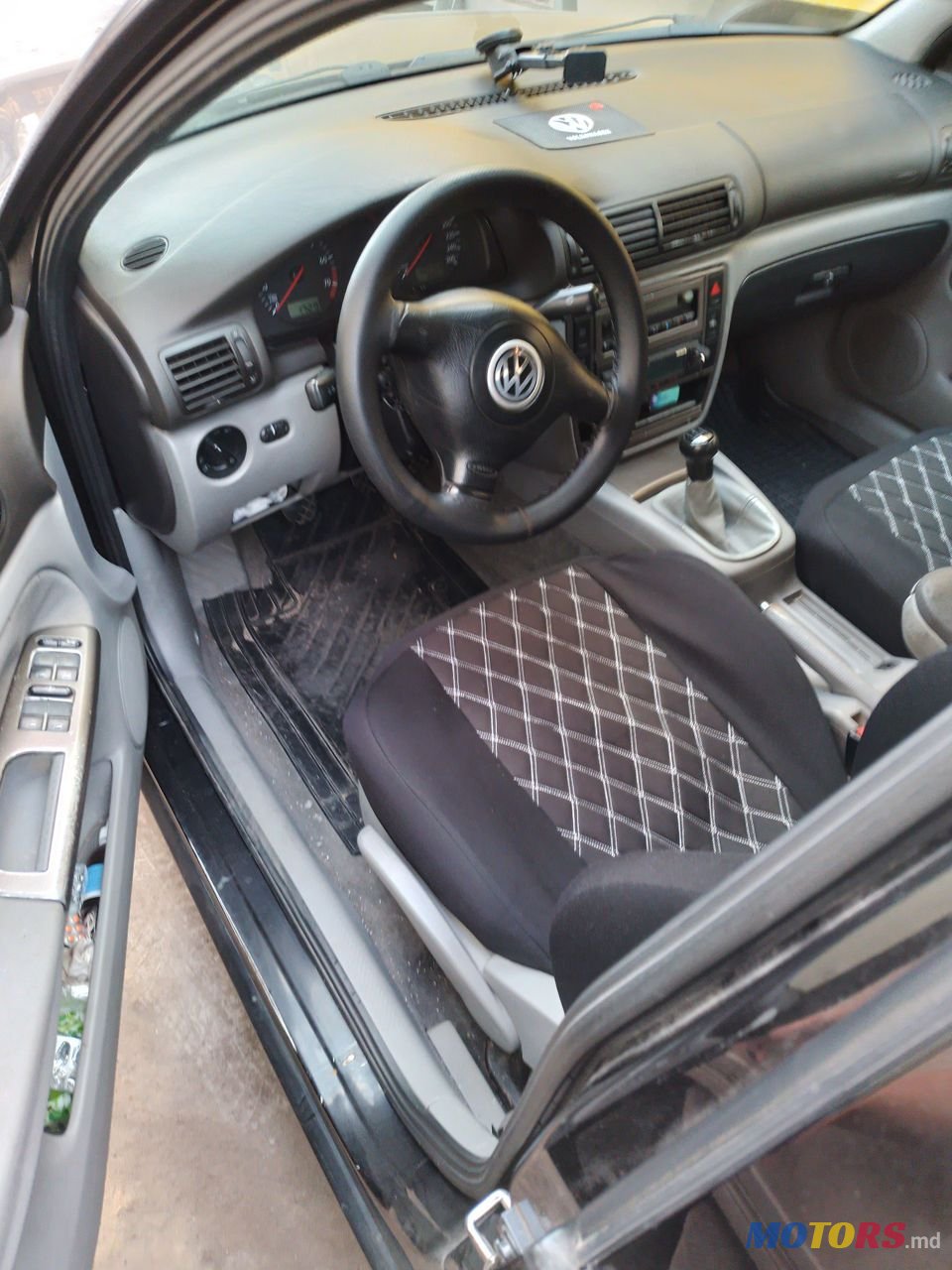 1998' Volkswagen Passat photo #3