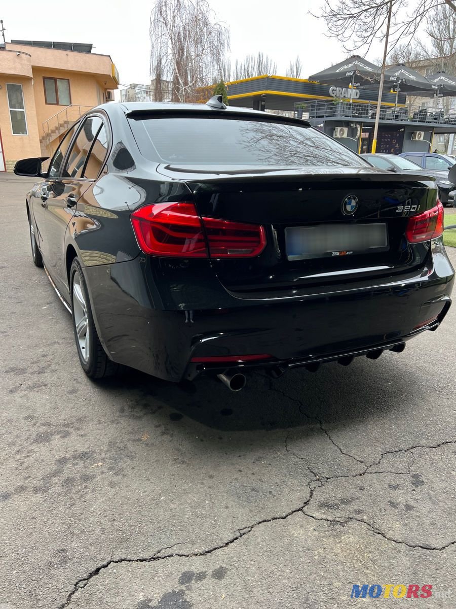 2016' BMW 3 Series photo #5