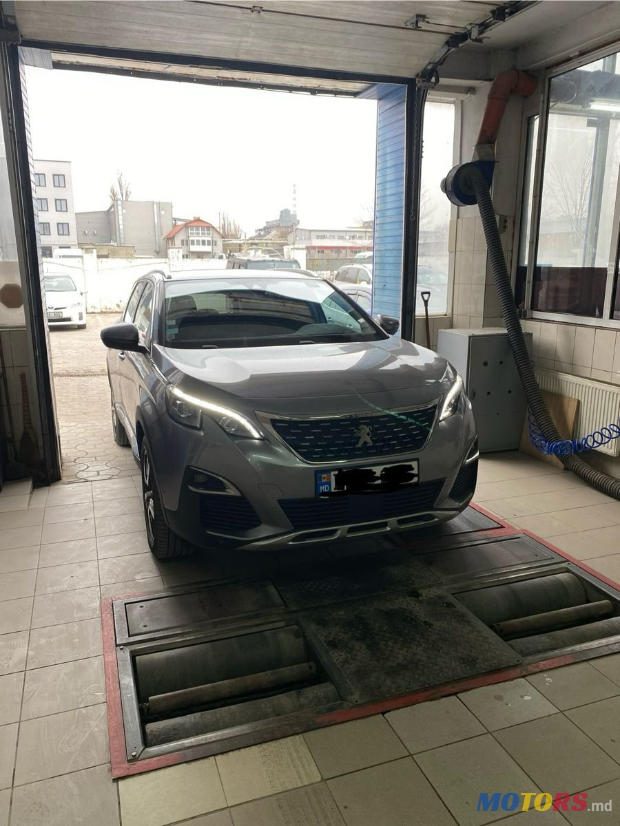 2019' Peugeot 5008 photo #1