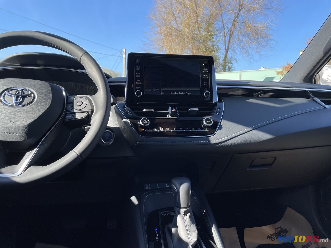 2021' Toyota Corolla photo #2