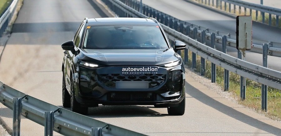 2026 Audi Q3 spy photo