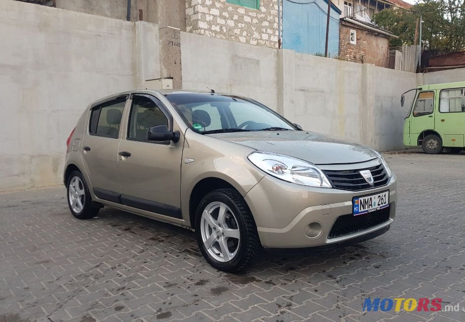 2010' Dacia Sandero photo #1