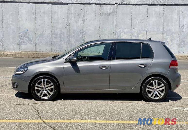 2010' Volkswagen Golf photo #1