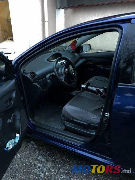 2007' Toyota Yaris photo #3