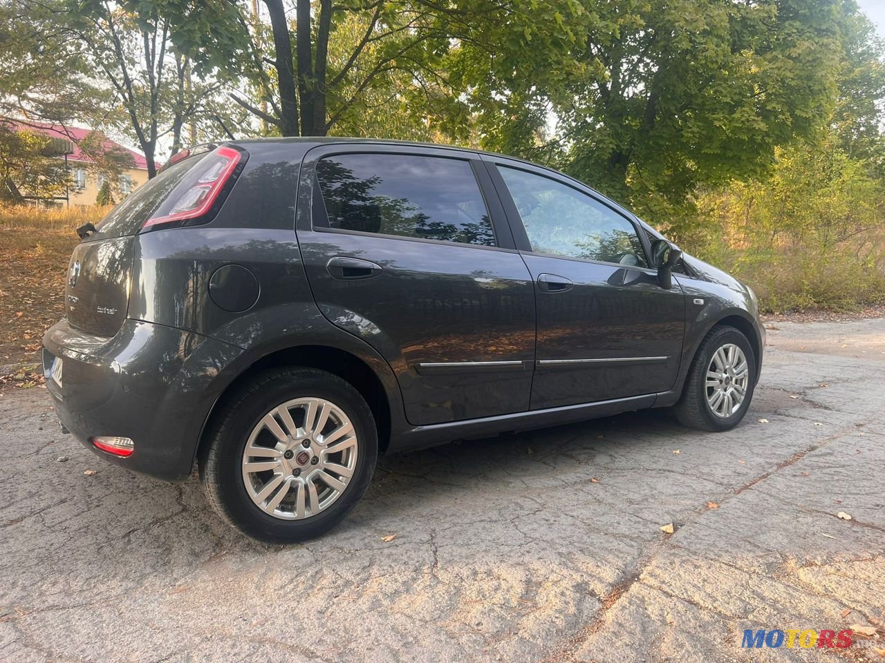 2014' Fiat Punto photo #5