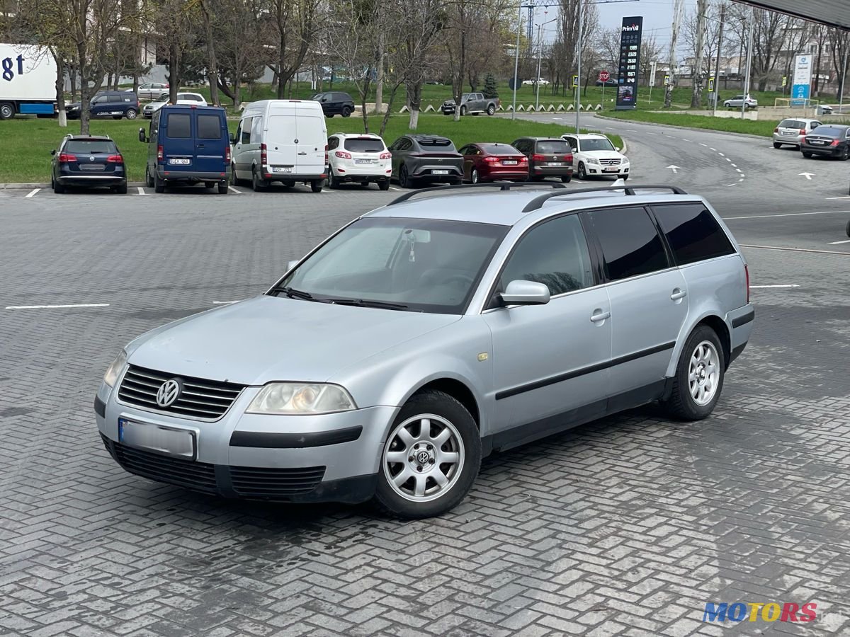 2003' Volkswagen Passat photo #3