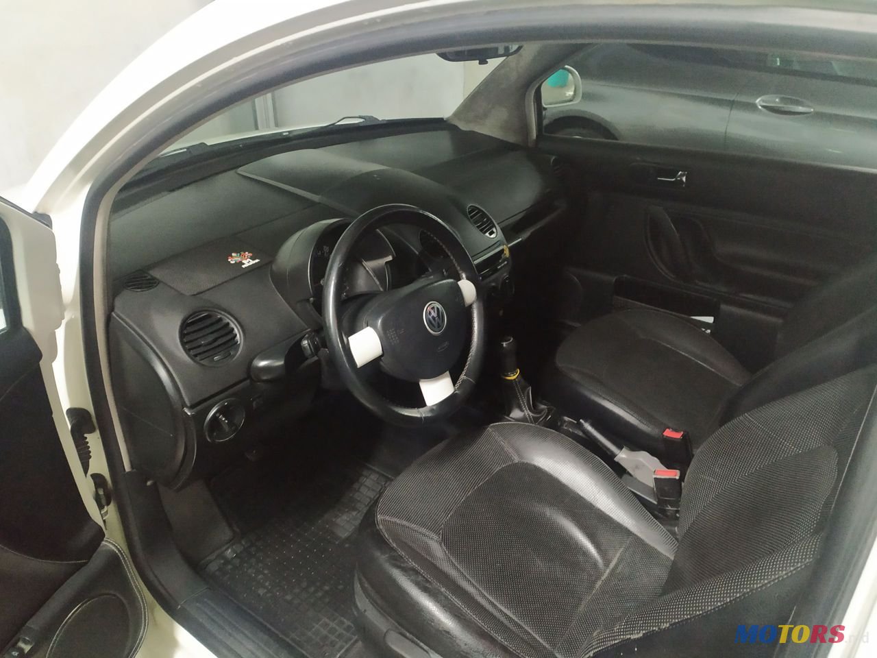 1999' Volkswagen Beetle photo #4