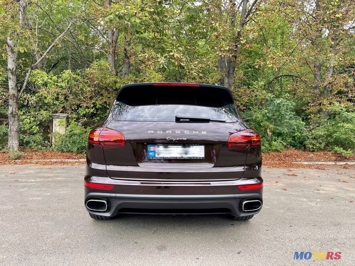 2016' Porsche Cayenne photo #4