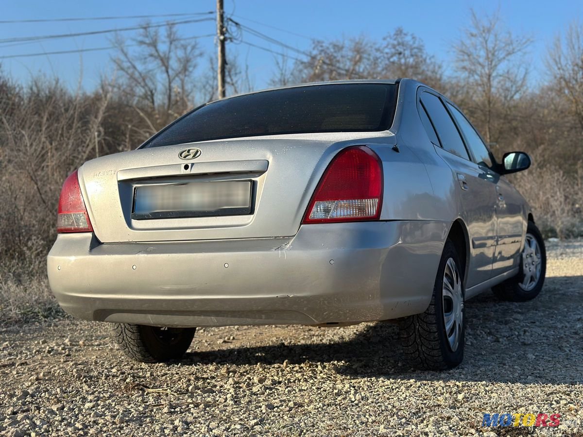 2002' Hyundai Elantra photo #4