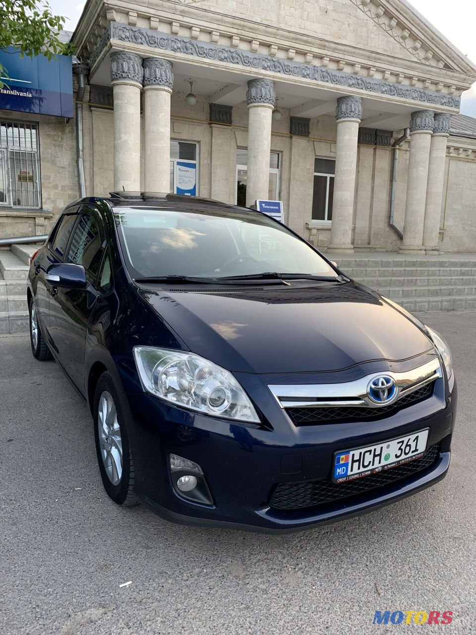 2011' Toyota Auris photo #1