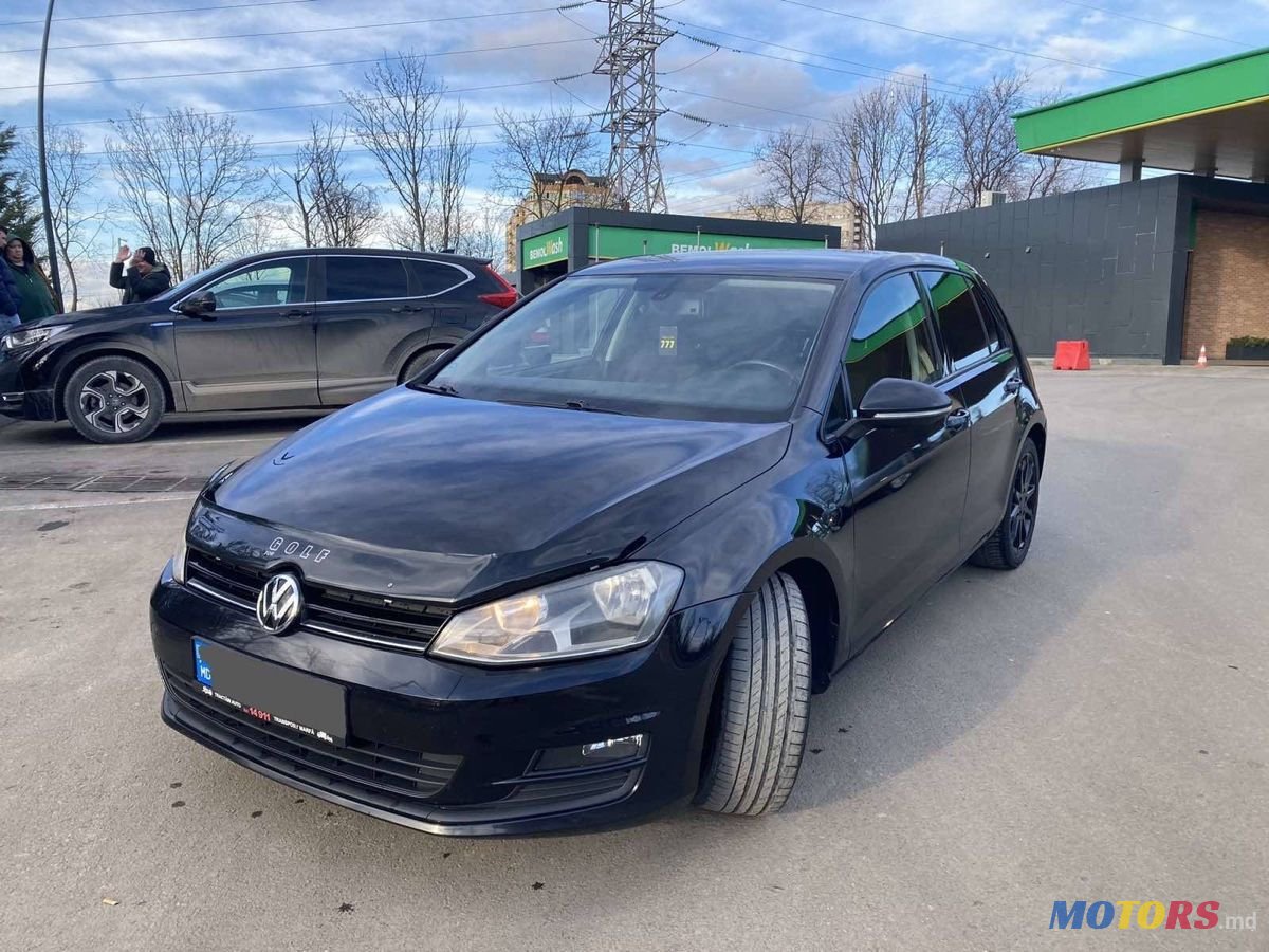 2012' Volkswagen Golf photo #2