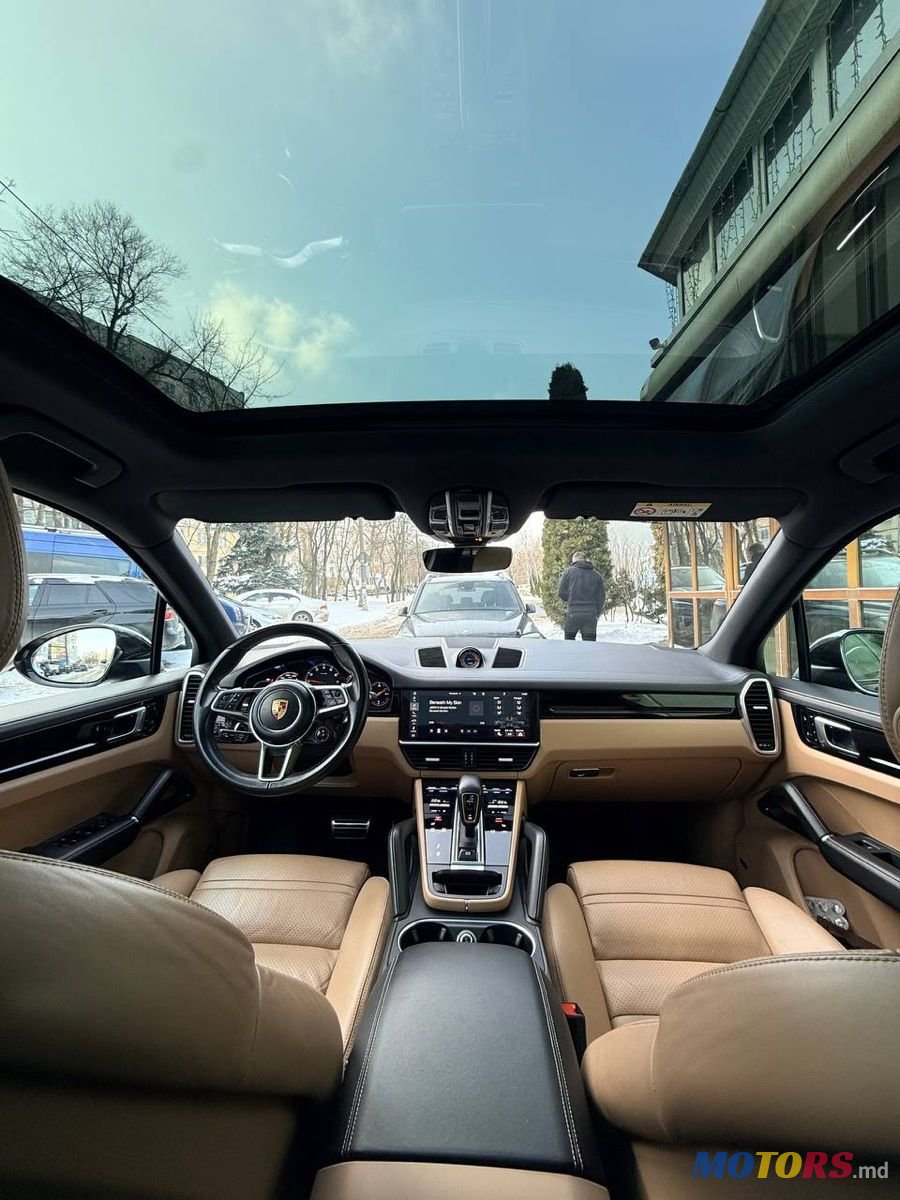 2019' Porsche Cayenne photo #3