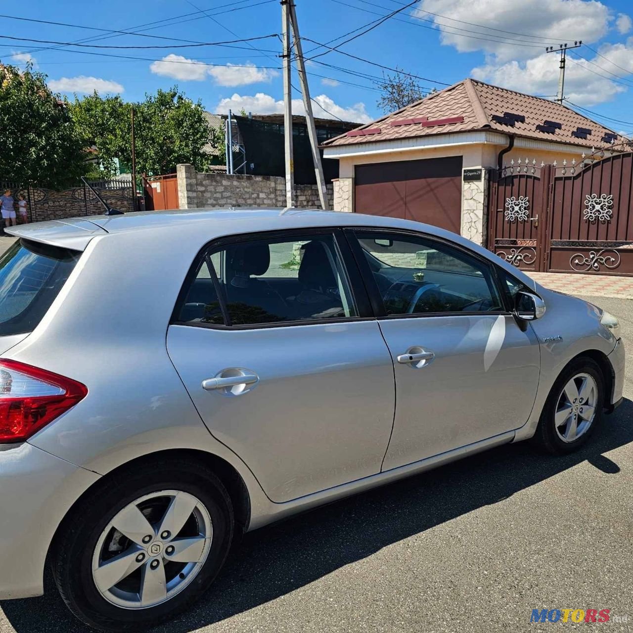 2011' Toyota Auris photo #3