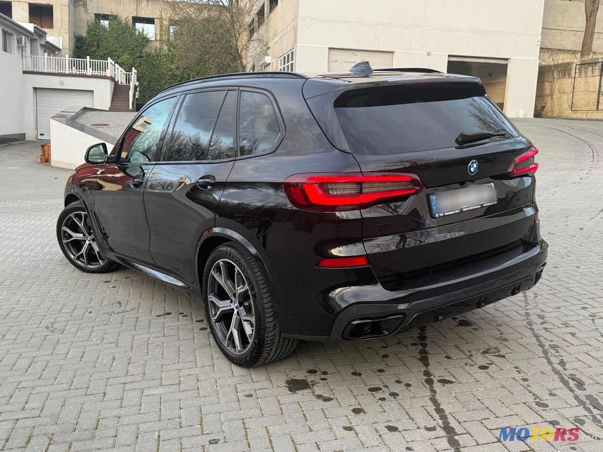 2022' BMW X5 photo #2
