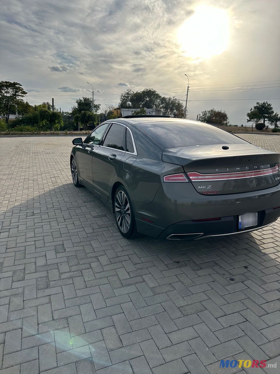 2017' Lincoln MKZ photo #2