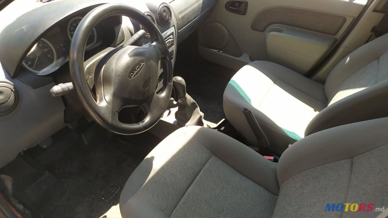 2007' Dacia Logan photo #2