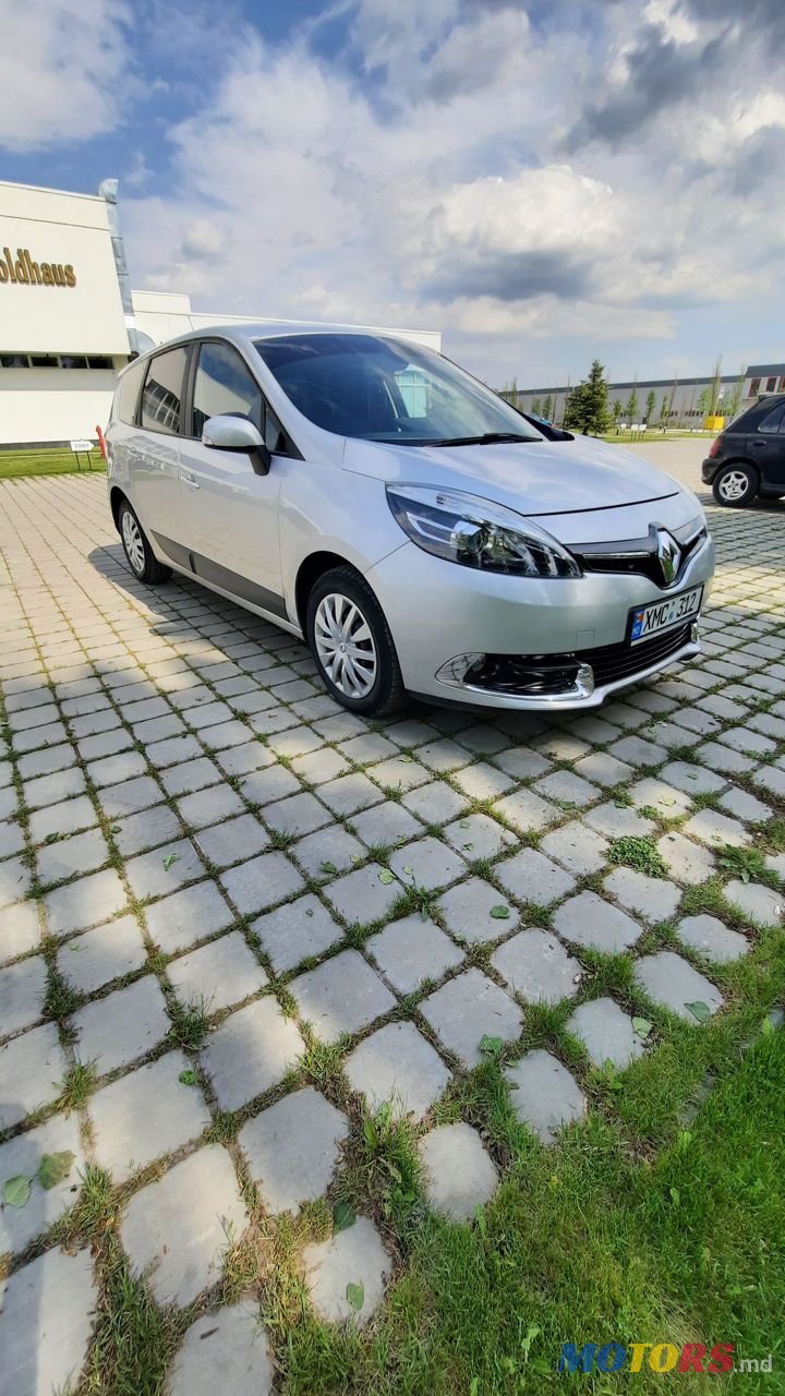 2012' Renault Grand Scenic photo #2