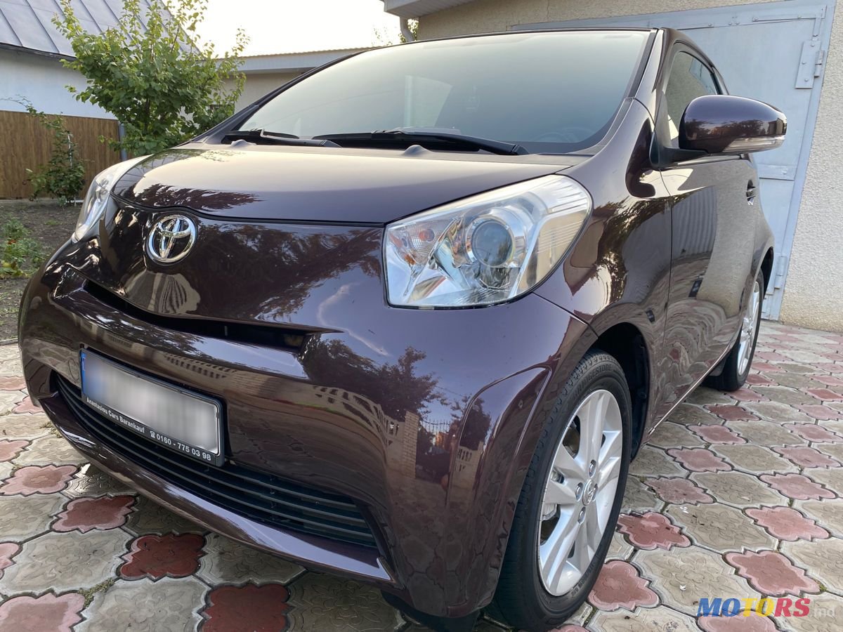 2011' Toyota Yaris photo #4