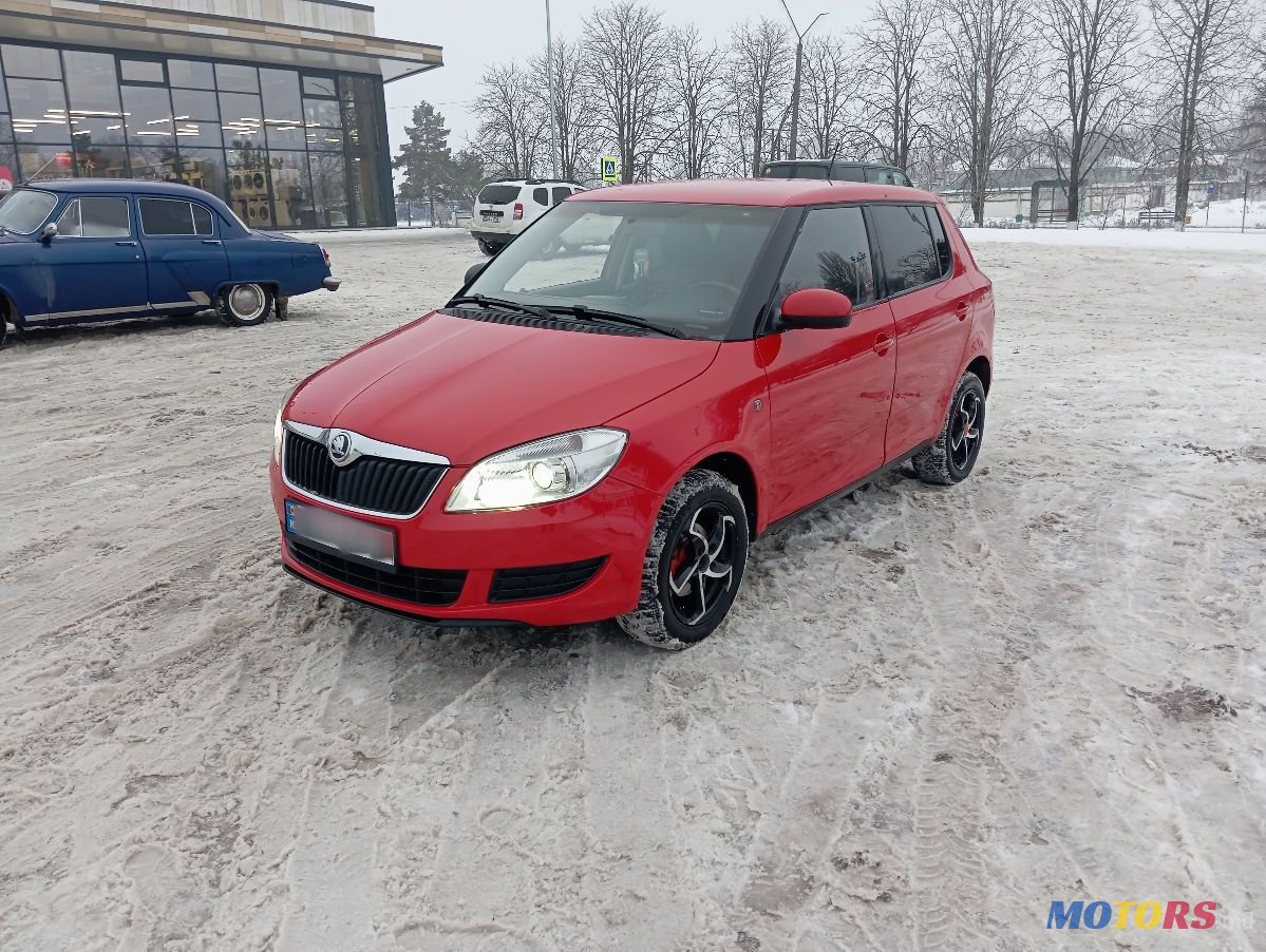 2013' Skoda Fabia photo #2