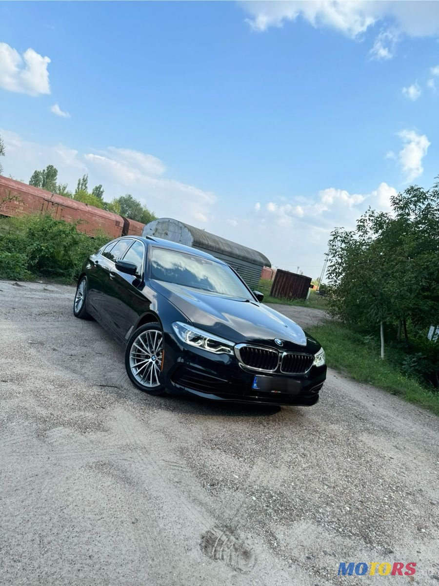 2017' BMW 5 Series photo #4