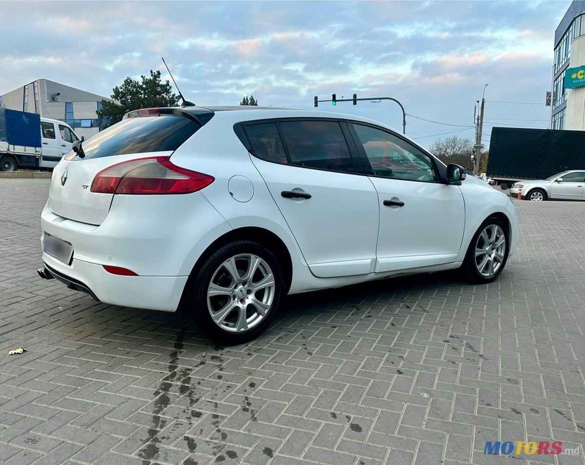 2012' Renault Megane photo #3