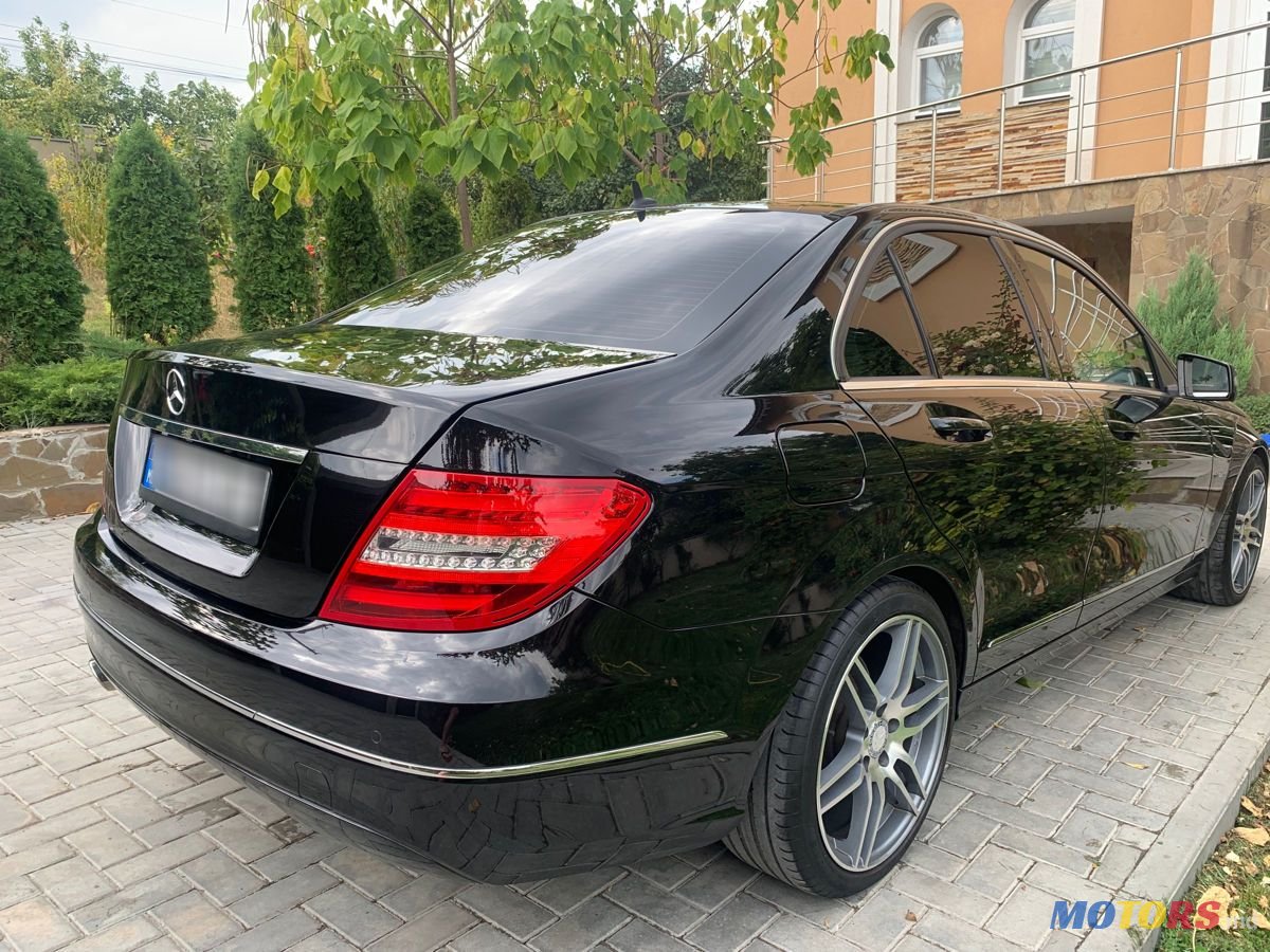 2011' Mercedes-Benz C-Class photo #5