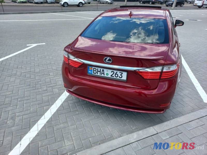 2013' Lexus ES photo #5