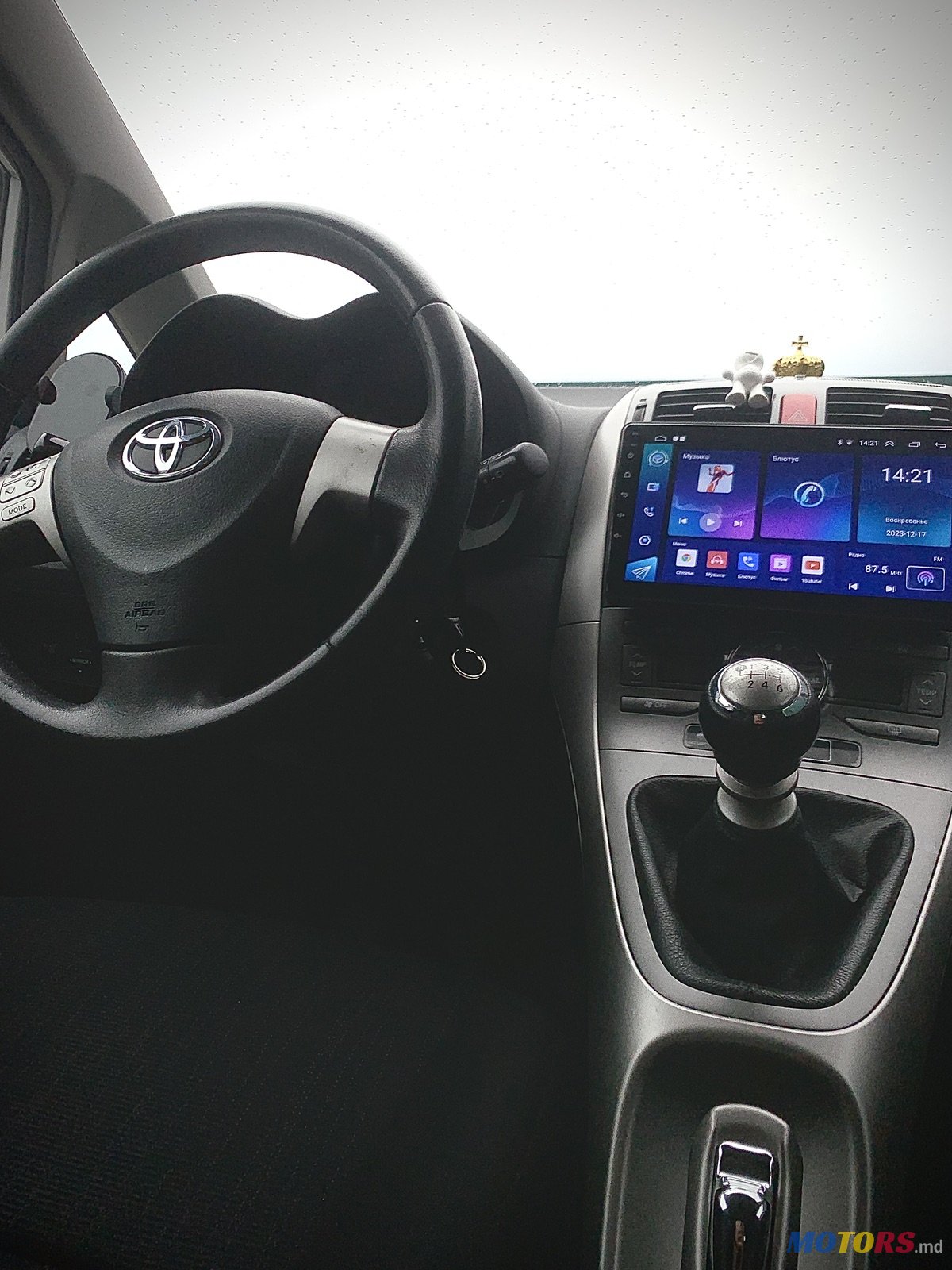 2009' Toyota Auris photo #6