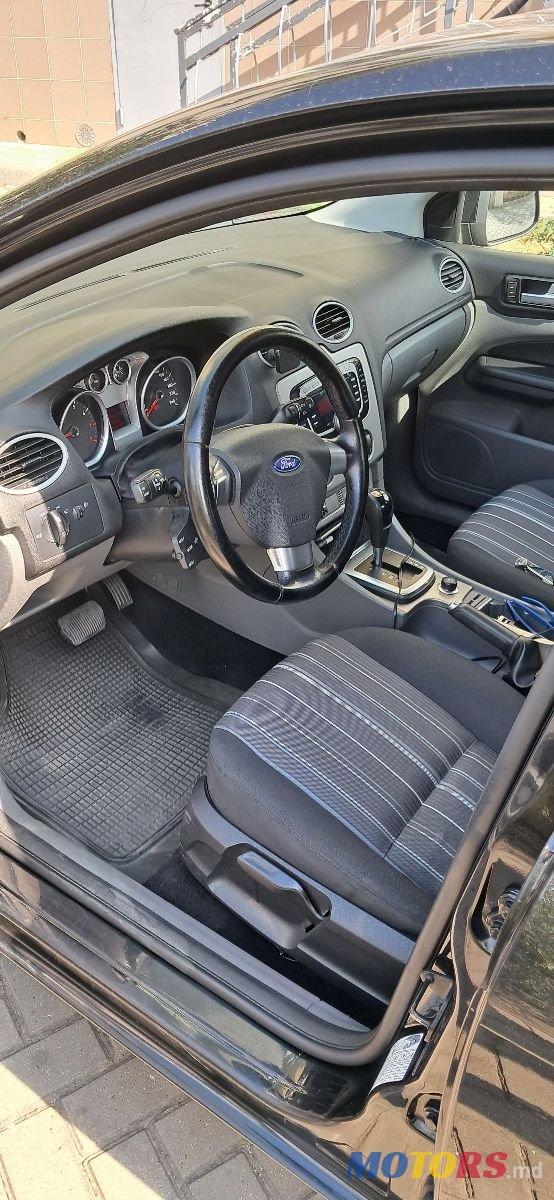 2009' Ford Focus photo #5