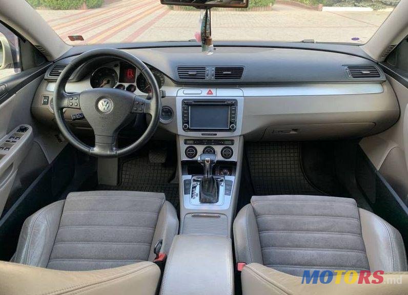 2009' Volkswagen Passat photo #1