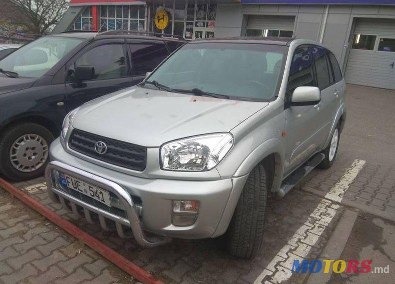 2002' Toyota RAV4 photo #1