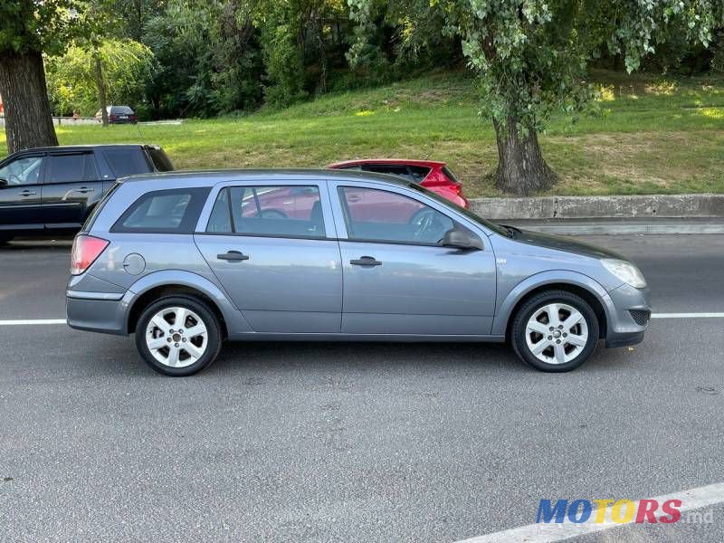 2008' Opel Astra photo #4