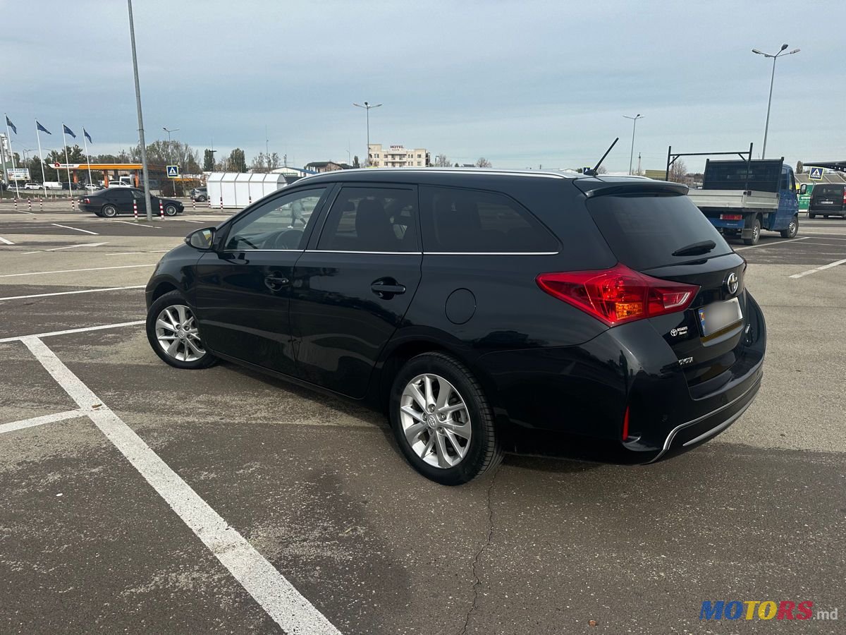 2014' Toyota Auris photo #6