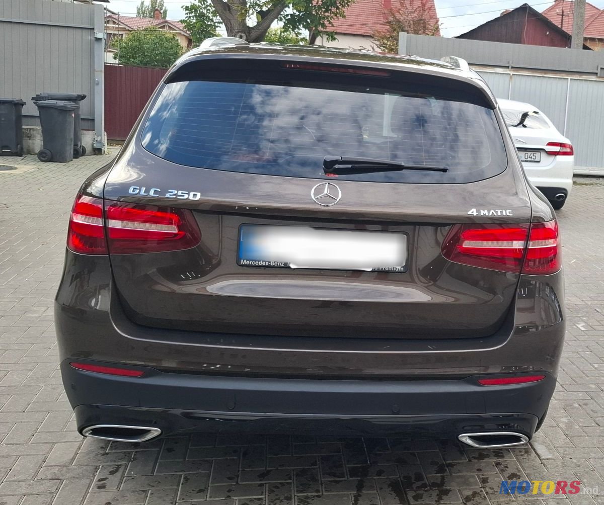 2016' Mercedes-Benz GLC photo #5