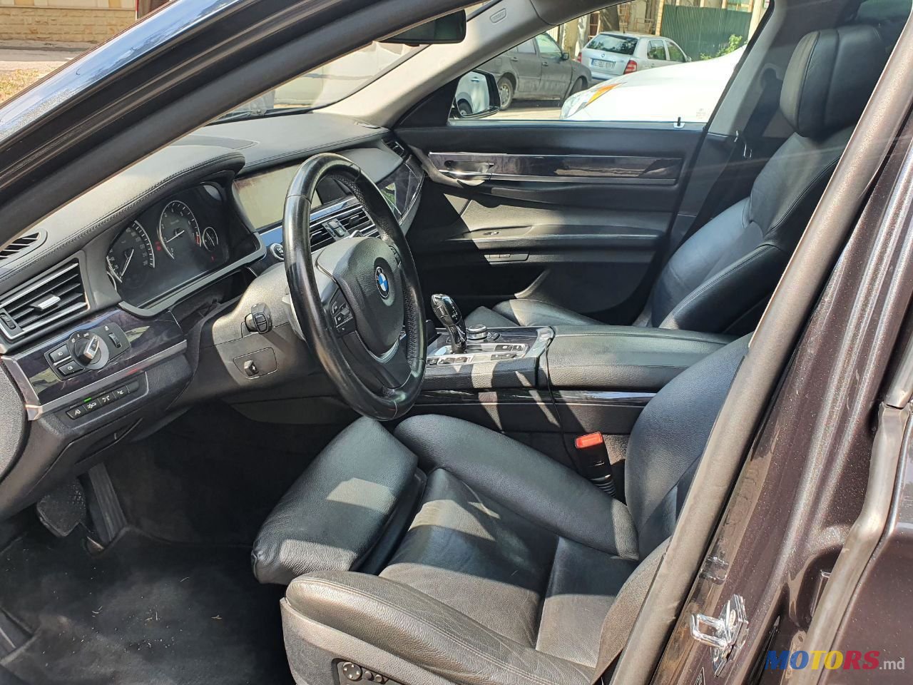 2009' BMW 7 Series photo #5