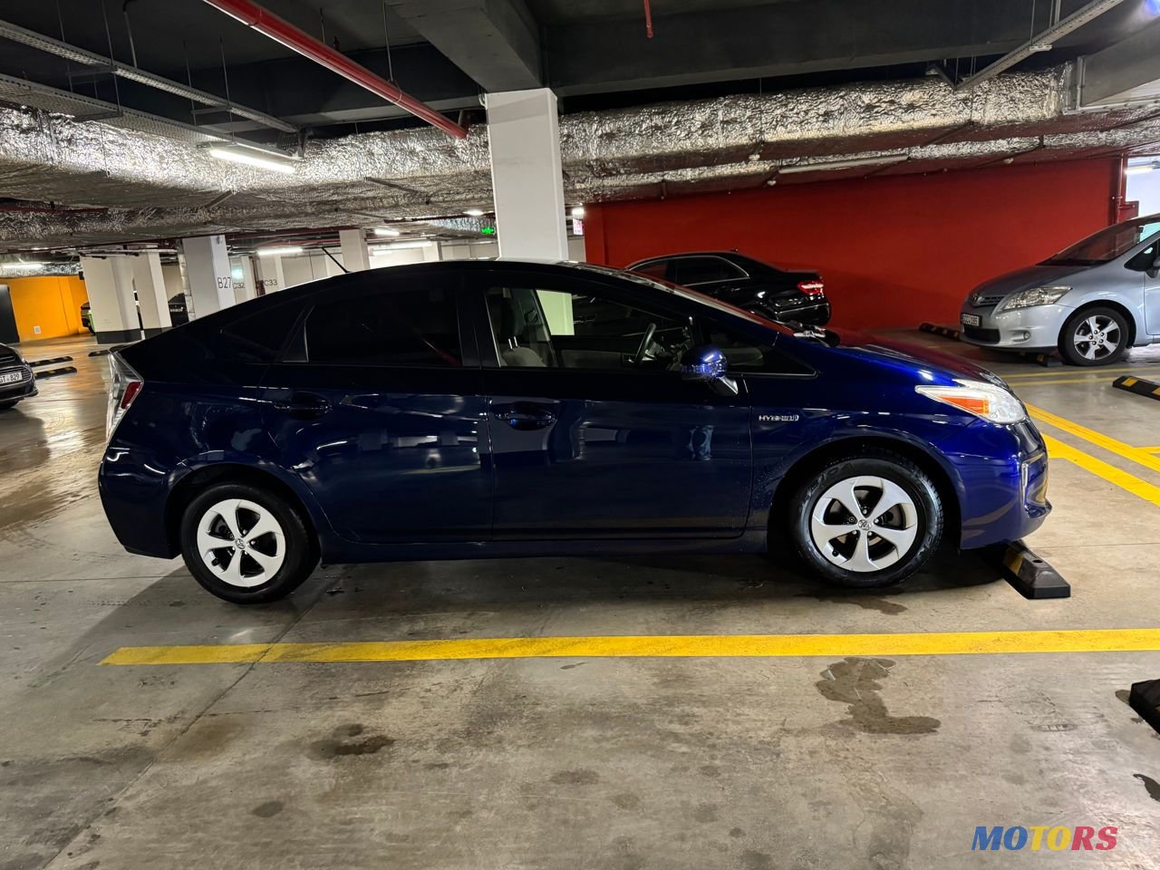 2015' Toyota Prius photo #2