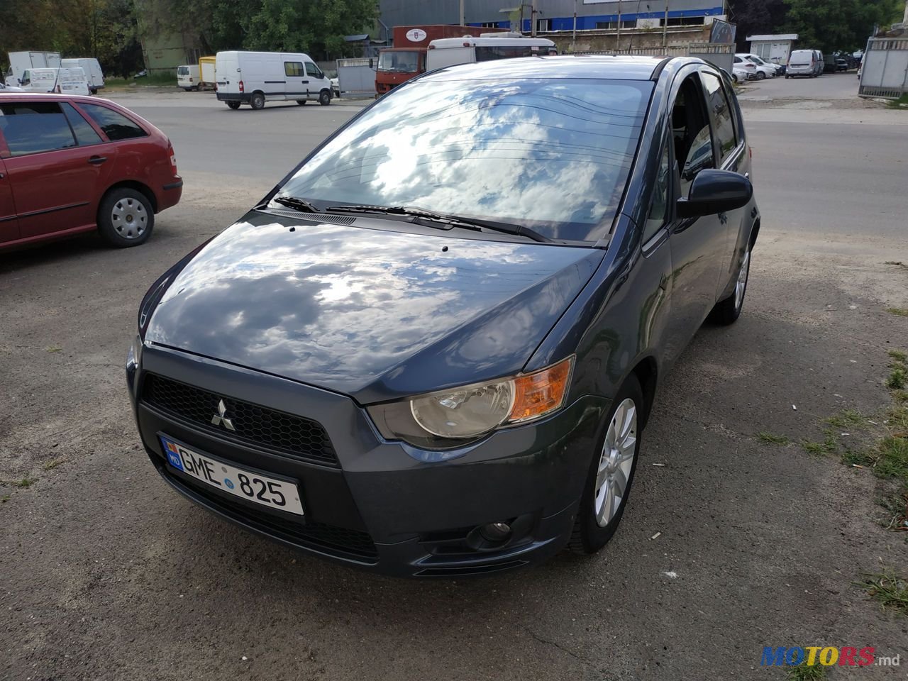 2010' Mitsubishi Colt photo #1