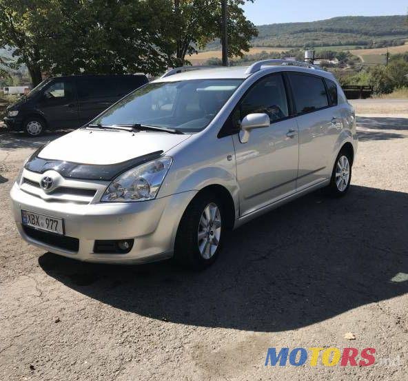 2006' Toyota Corolla Verso photo #1